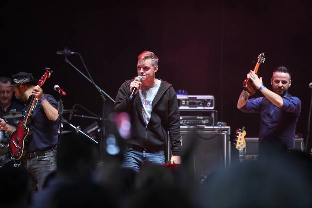 Frankfurt: Hrvatska noć, Justus Reid pjeva Hrvatske pjesme sa Dukatima