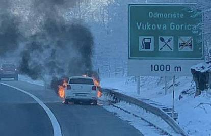 'Ženi je gorio auto na A1. Svi su prolazili! Sramota! Tužan sam'