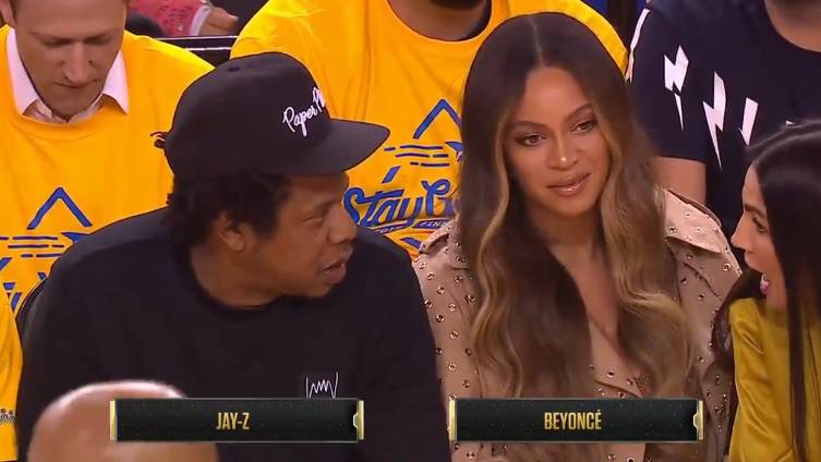 Jay Z razgovarao s drugom, a Beyonce vidno kolutala očima