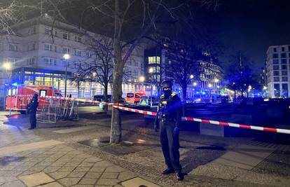 Napad nožem kod spomenika Holokaustu u Berlinu. Policija privela potencijalnog napadača