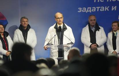 Srbija ima novu vladu, u paketu prošla i dva sporna ministra: 'Na čelu je Vučićeva marioneta'