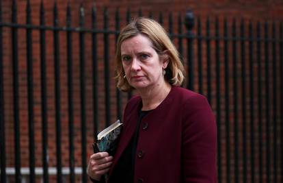 Britanska ministrica podnijela ostavku zbog slučaja useljenika