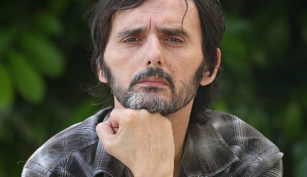 ARHIVA Zagreb: Goran Bare, pjeva?