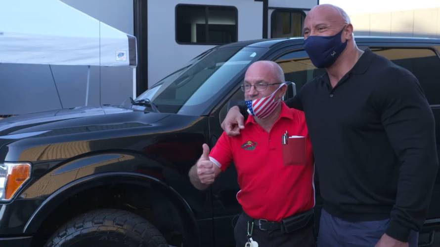 The Rock napravio iznenađenje života čovjeku koji mu je pružio dom kad je bio beskućnik...