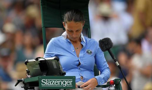 Malo me stišće: Sutkinji su na Wimbledonu dali malu košulju