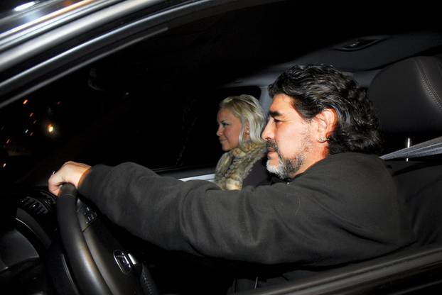 Buenos Aires: Diego Maradona s djevojkom posjetio majku u bolnici