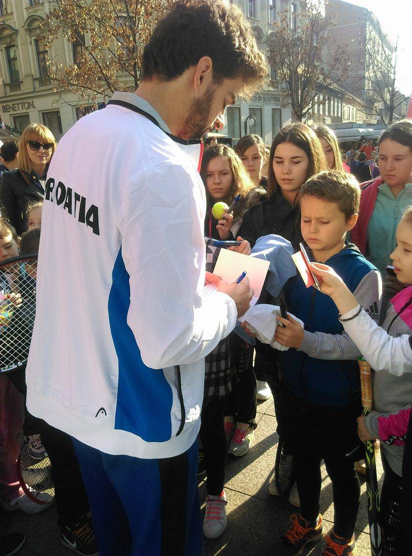 Kids' Day na Cvjetnom trgu: I časne sestre zaigrale su tenis