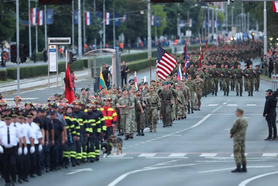 Zagreb: Generalna proba svečanog vojnog mimohoda