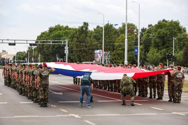 Zagreb: Generalna proba svečanog vojnog mimohoda