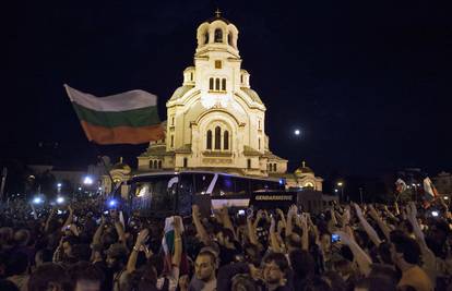 Prosvjednici 'zarobili' oko 100 ljudi u bugarskom parlamentu