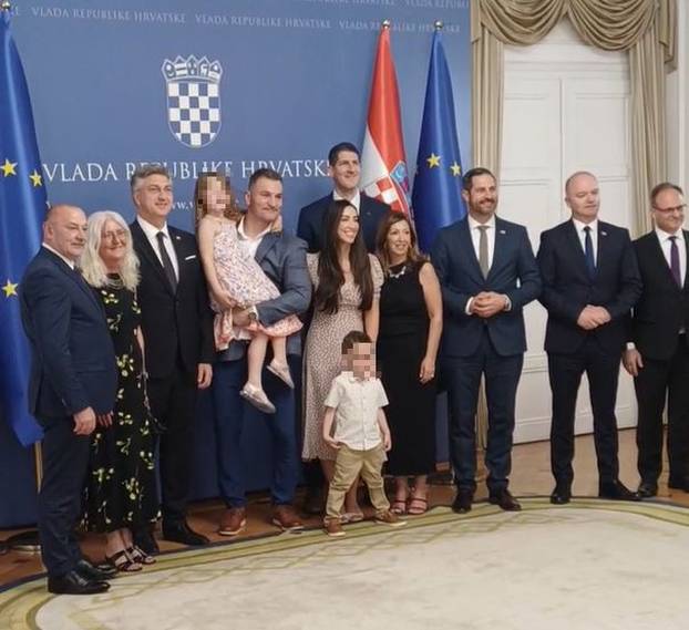Video Miocic arrived at Banski Dvor and got a homeland. ‘Croatia is the best country!’