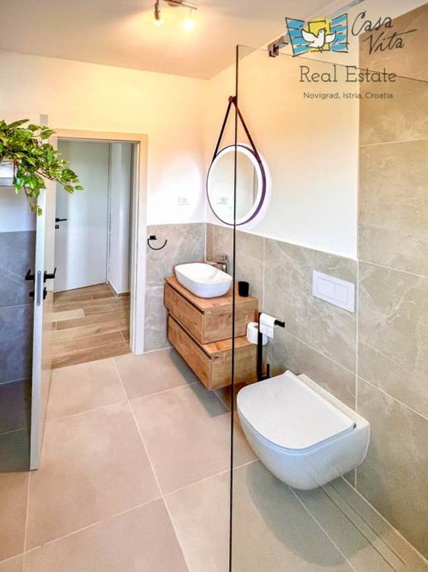 FOTO Počeli graditi grčki hram pa se predomislili? Neobična vila kod Poreča osvaja izgledom