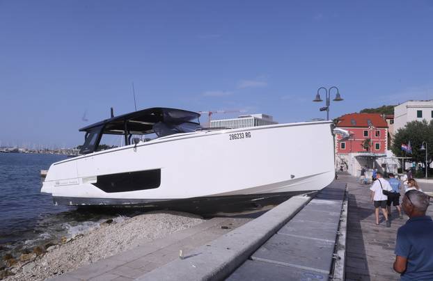 Split: Pomorska nesreća na Matejuški, gliser se nasukao u punoj brzini