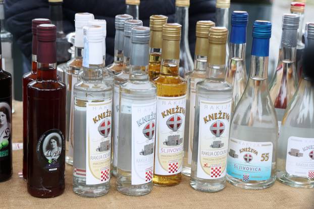 Beli Manastir: Zimski vašar i Čvarak fest Karanac