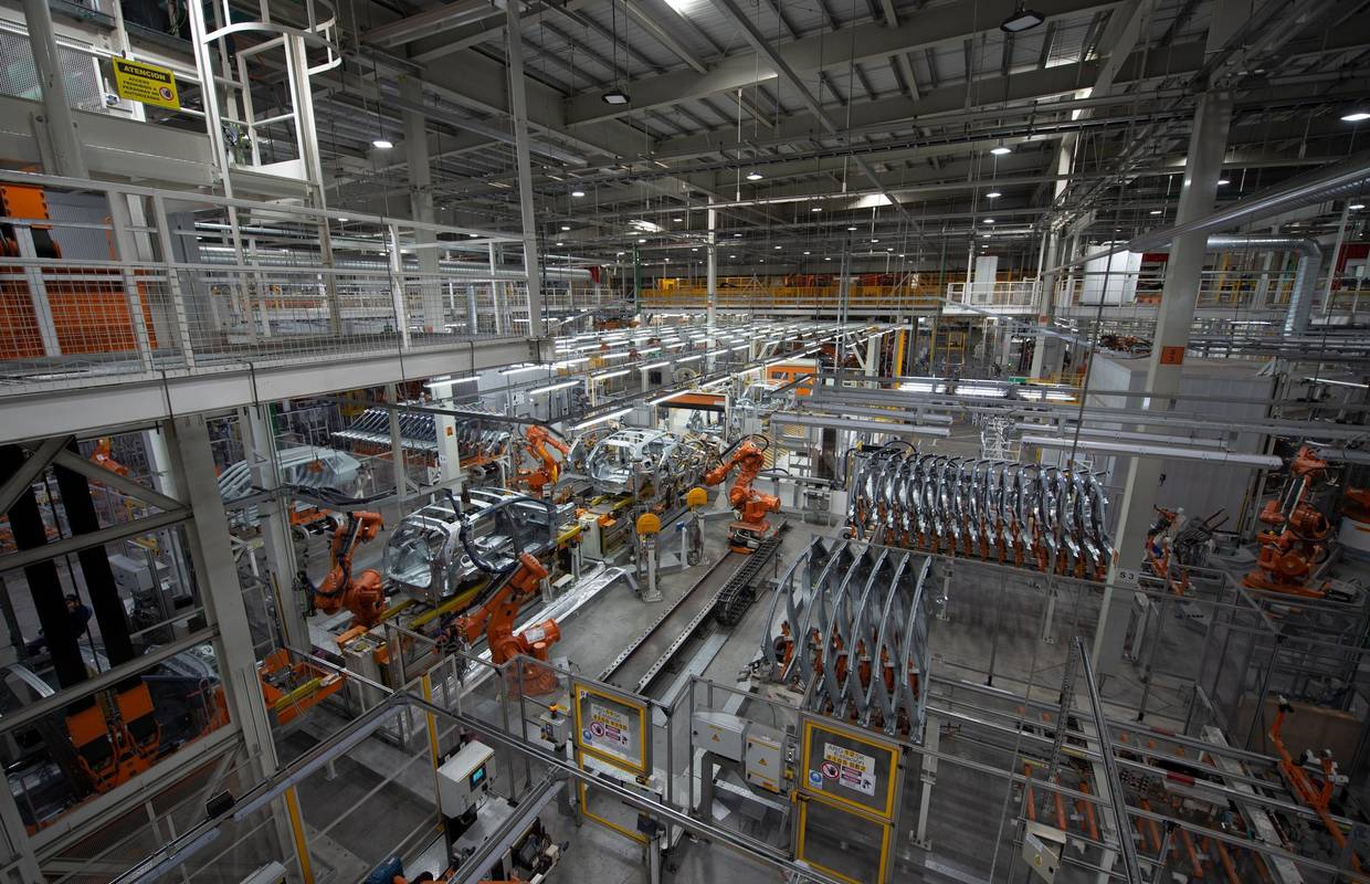 Nestašica čipova mučit će automobilsku industriju i 2022.