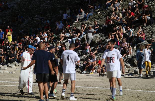 ARHIVA: Utakmica na dnu isušenog Modrog jezera koje danas doseže rekordan vodostaj