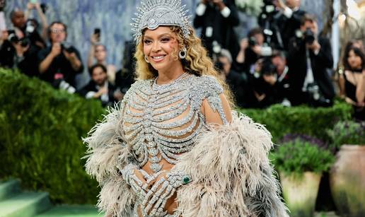 Beyonc&eacute; je donirala 200 tisu&cacute;a dolara za pomo&cacute; &zcaron;rtvama koje su pogo&dstrok;ene poplavom...