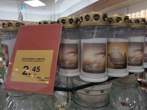 Ponuda lampiona u Mülleru na Trgu bana Jelačića