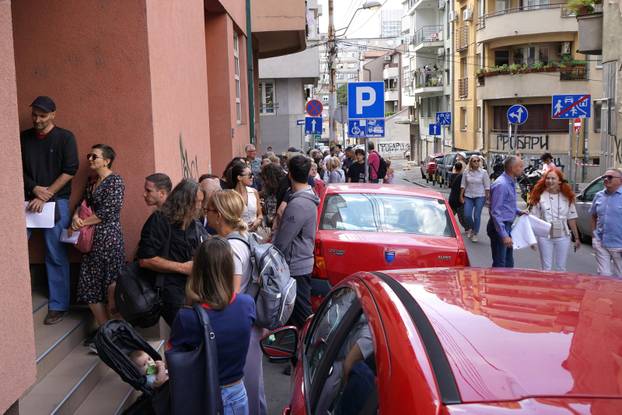 "Studentska lista - Studenti pobjeđuju!" diljem Srbije skupljaju potpise za izbore