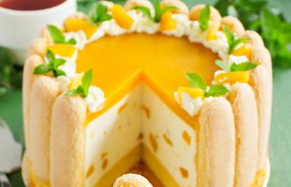 Torta Jesenska šarlota je laka za pripremu i finog bogatog okusa