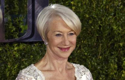 Helen Mirren otkrila tajnu: Kad god se  trebam opustiti i spustiti ego, odem u vrt svojim biljkama