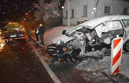 Sudarili se kamion i automobil: Jedan čovjek je teško ozlijeđen