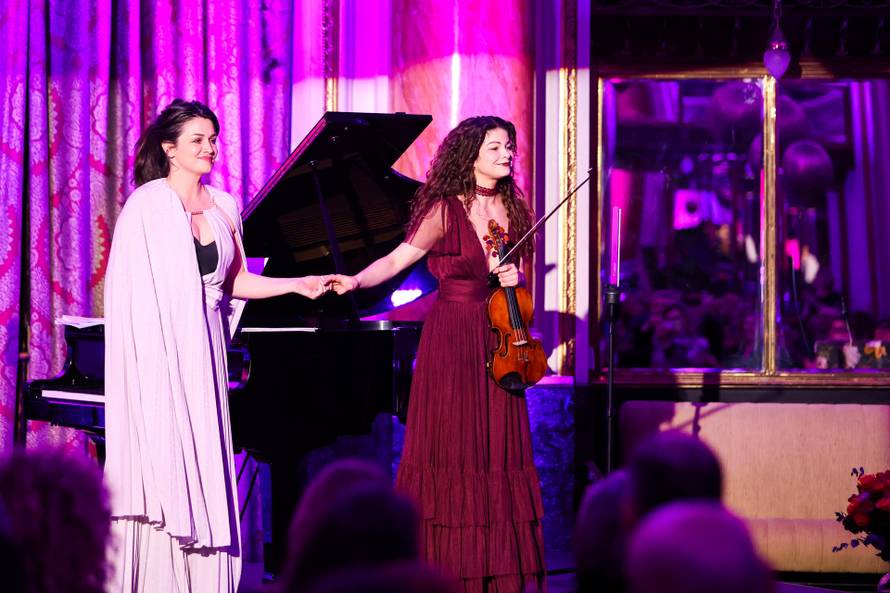 Iva Todorić, nakon što je bila na koncertima Ace Pejovića i Lepe Brene, došla slušati klasiku...