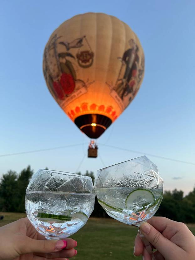 Party za pamćenje: Let balonom i kokteli u Riverside Gardenu