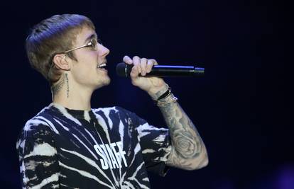 Bieber poručio obožavateljima: Instagram vam je đavolji posao