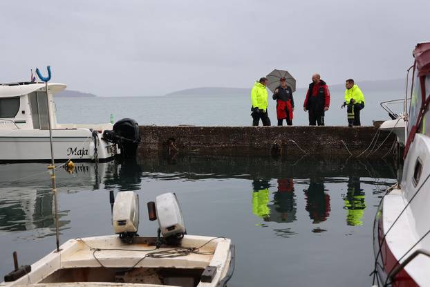 Kaštela: Sanacija štete od posljedica jakog juga i plime