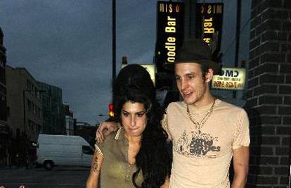 Amy Winehouse obnovit će bračne zavjete s Blakeom