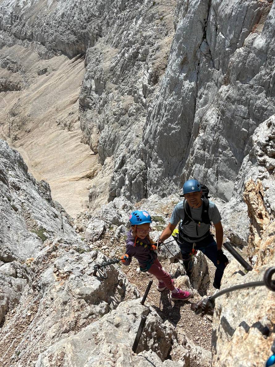 Angela (7) je djevojčica bez granica! 'Ne idem još ni u školu, a već sam osvojila Triglav'