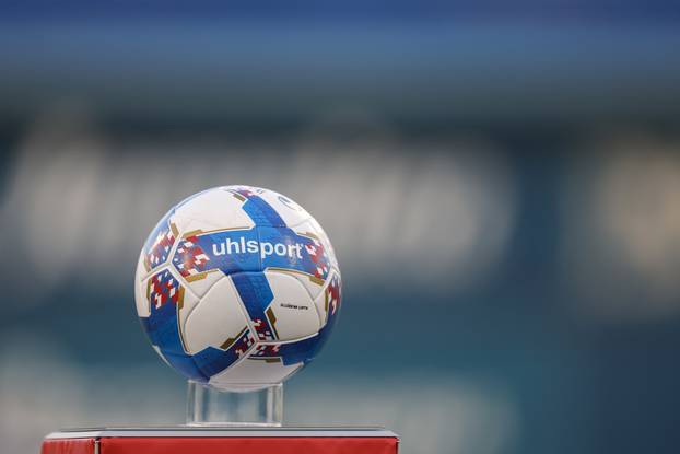 Zagreb: Zagrijavanje igrača prije početka utakmice Dinamo - Hajduk