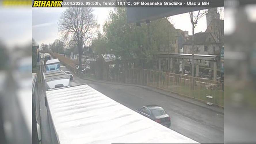 FOTO Na granicama višesatne kolone uoči uskrsnog vikenda