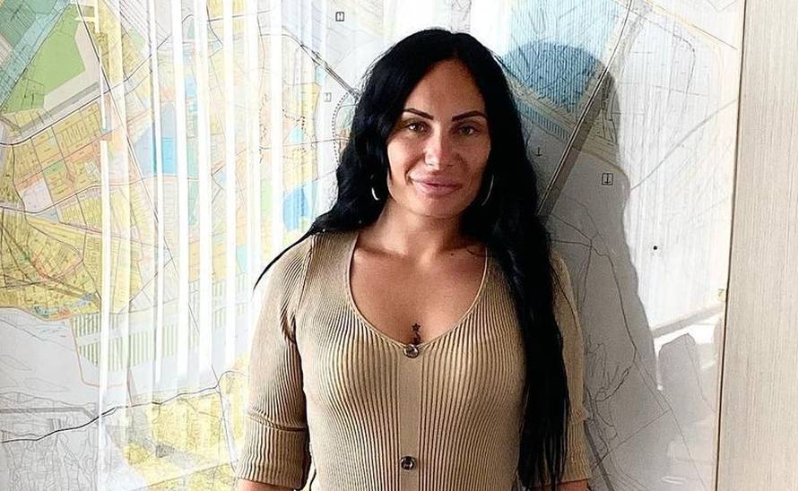 Vučićeva zastupnica: Cura na porno snimci psuje, ja ne. I ne radim takve stvari s više ljudi