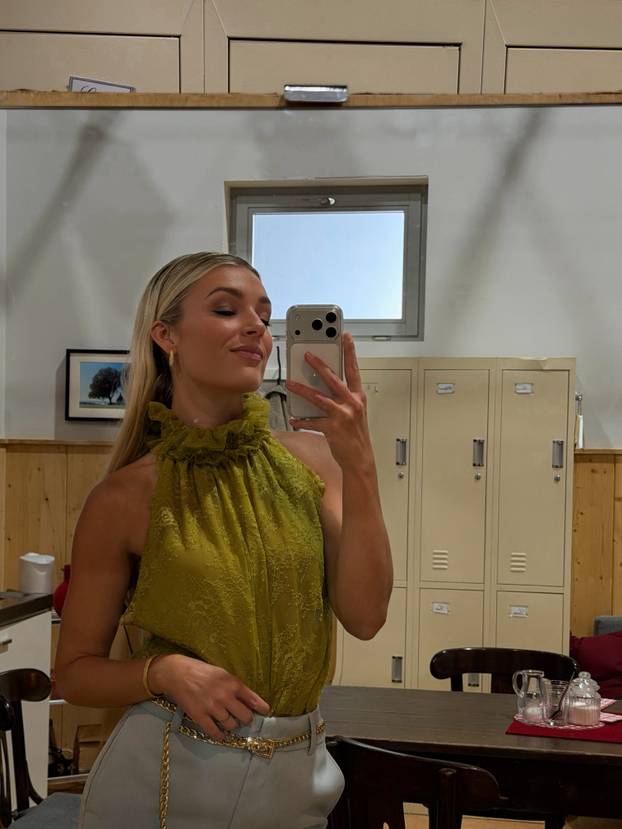 FOTO Vuškovićev trener zaludio je Engleze! Oženio se u tajnosti i mlađi je od kapetana Brightona