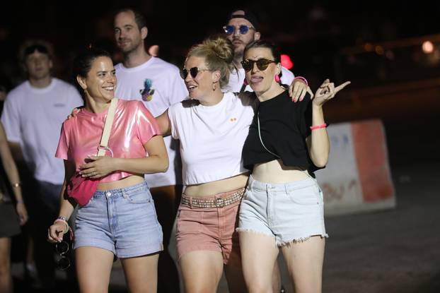 Ljubitelji tehno glazbe dolaze na treću i zadnju noć Ultra Europe festivala 2025.