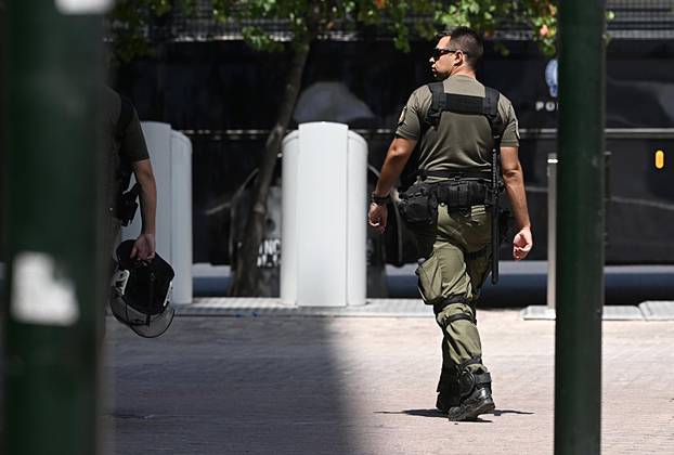 Atena: Jako osiguranje ispred hotela od kuda GNK Dinamo putuje za Zagreb