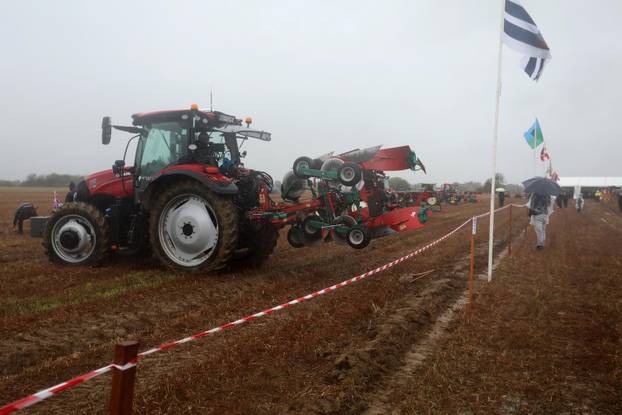 Velika Gorica: Održano jubilarno 20. državno natjecanje u oranju