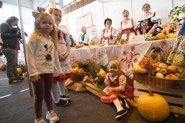 Grubišno Polje: Otvoren dvodnevni 19. Gospodarski sajam sira, meda i vrganja