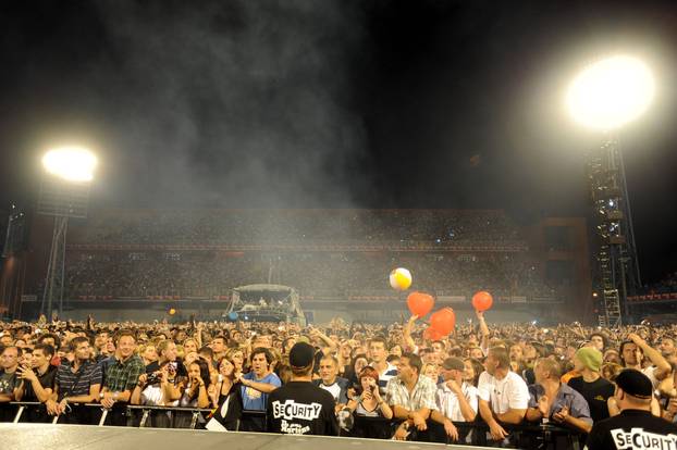 ARHIVA - Zagreb, 2009: Prošlo je 15 godina od nastupa grupe U2 u Zagrebu