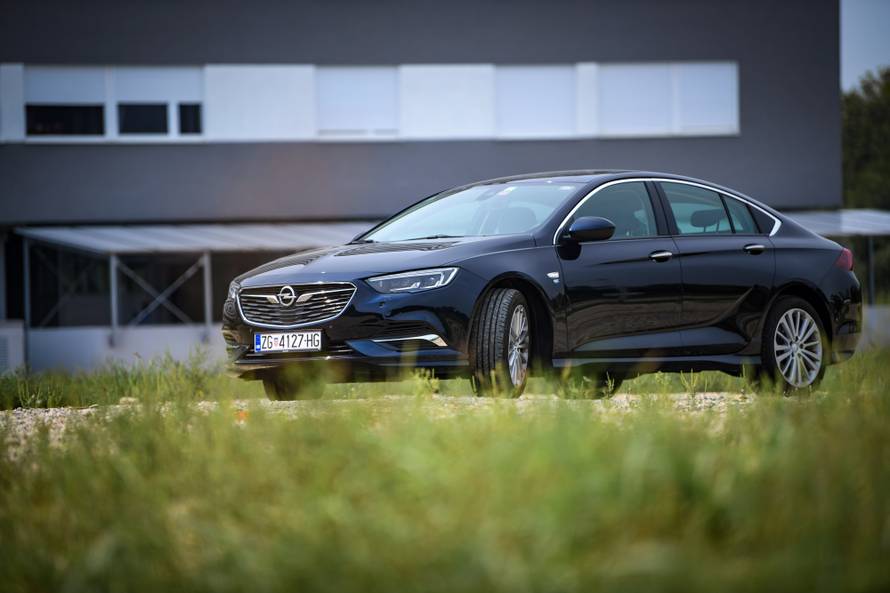 Opel Insignia na testu: Moćna limuzina sa stilom i klasom