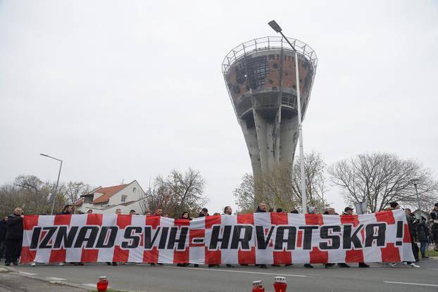 Vukovar: Kolona sjećanja prolazi pored Vodotornja