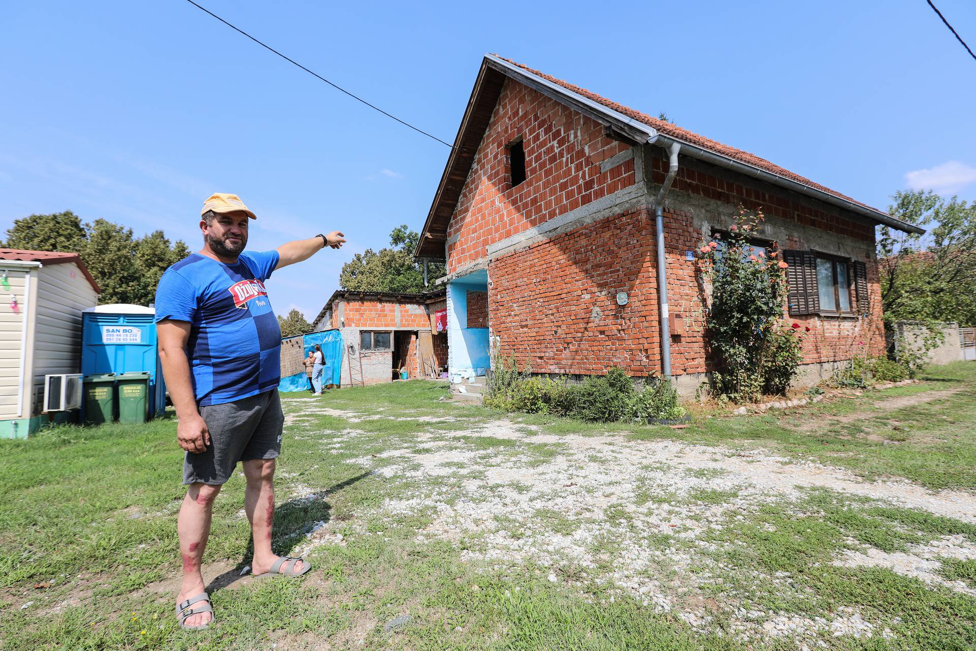 Obitelji iz Petrinje kojima su u potresu stradale kuće