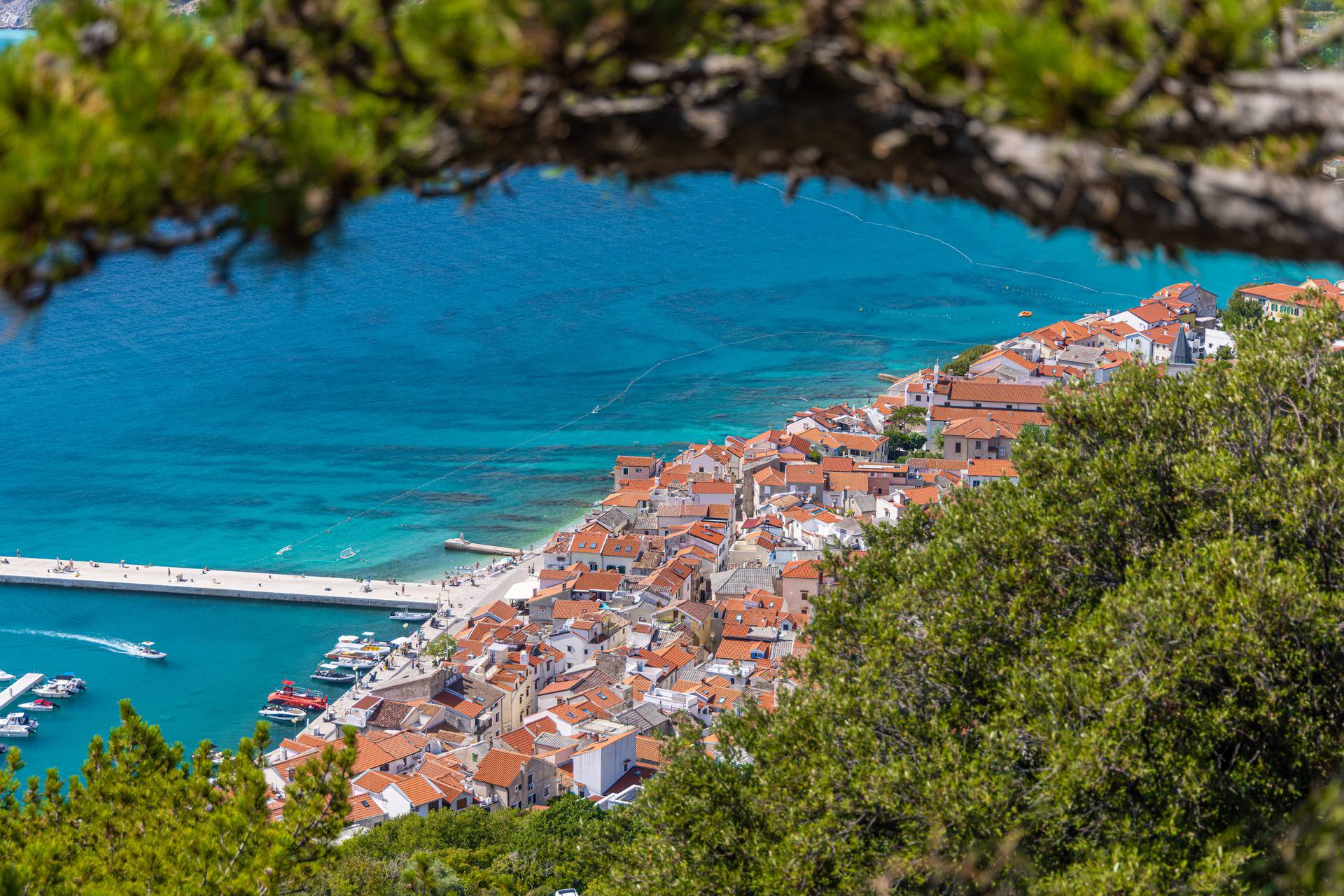 U Baškoj se uživa i ove jeseni