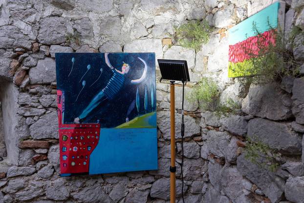 FOTO Karlobag zasjao u znaku mode i glazbe: Duchess revija i koncert Nine Badrić na Fortici