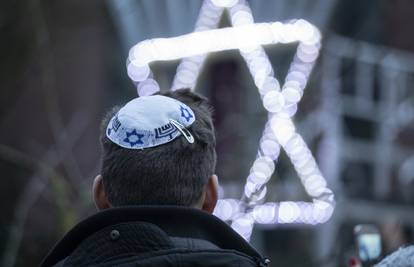 'Oko 20% milenijalaca misli da su Židovi uzrokovali Holokaust'