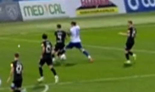ANKETA Livaja pao nakon dodira s protivnikom, je li opravdano dosuđen penal za hajdukovce?