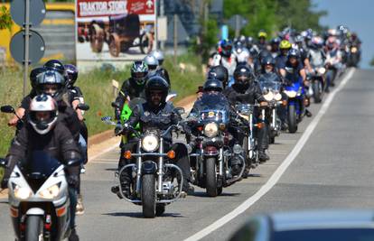 Bikeri okupirali Poreč: Uživali su u utrkama i ludim vožnjama