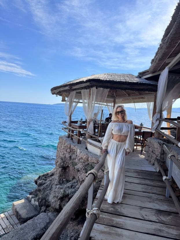 FOTO Severina i Maja Šuput se na tajnom otoku 'skrivaju' od svijeta, evo gdje uživaju